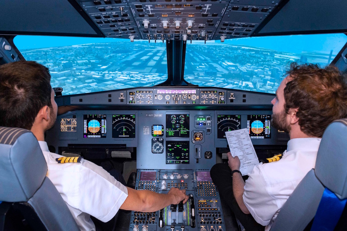 préparez l'évaluation simu chez AVIASIM pour réussir votre sélection. familiarisez vous avec les exercices demandés par votre recruteur (SID, STAR, pannes) et le type d'avion de évaluation simu