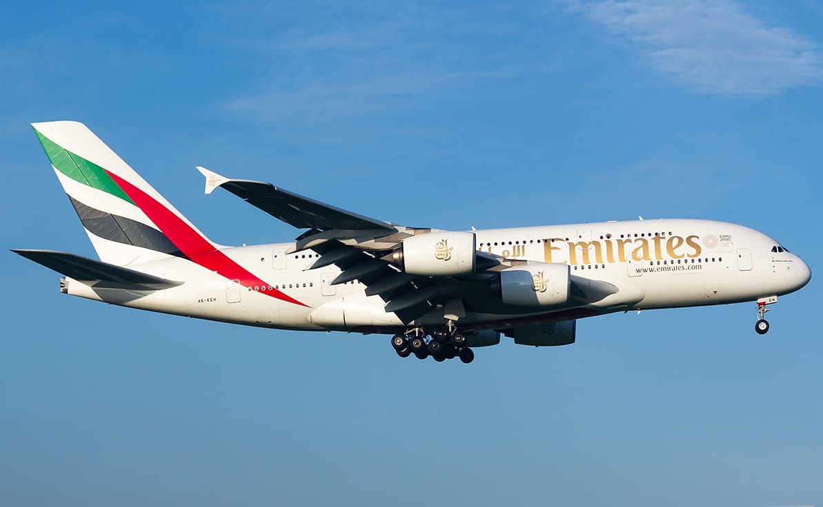 Airbus 380 d'Emirates en finale. Emirates utilise le COMPASS pour la sélection de ses pilotes.